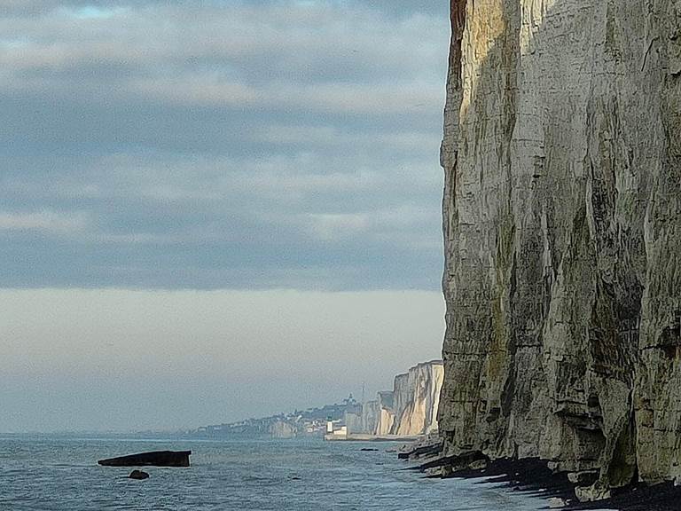 Les falaises Ault Baie de Somme Gites La Baie des Remparts France