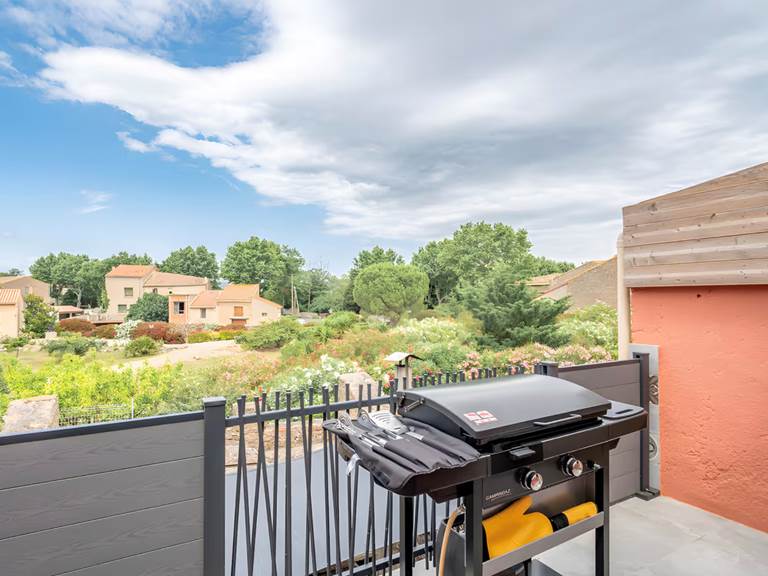 barbecue-exterieur-vue-nature-gite-olonzac