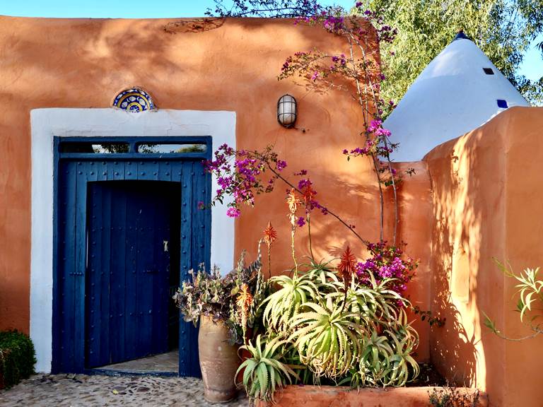 Véritable maisonnette, la Suite Marabout est installée au milieu des eucalyptus!