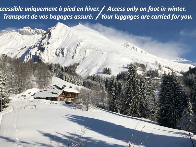 Refuge de Beauregard en hiver. Balade d'accès à pied sans difficulté pour une immersion dans la nature.