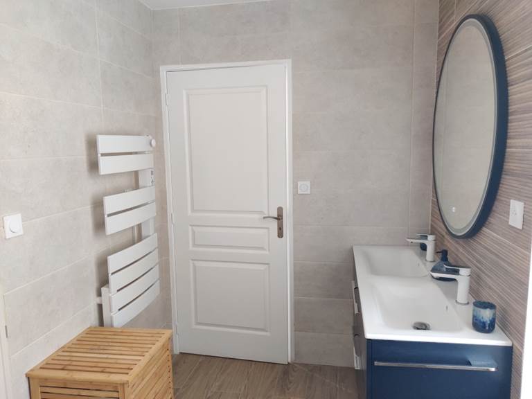 photi sdb étage vers ch enfants