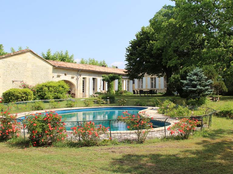 1 maison et piscine reduite