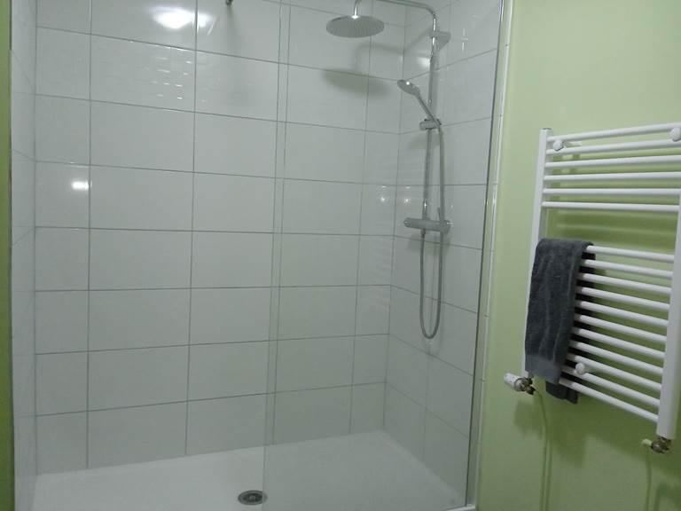 salle d'eau chambre 14