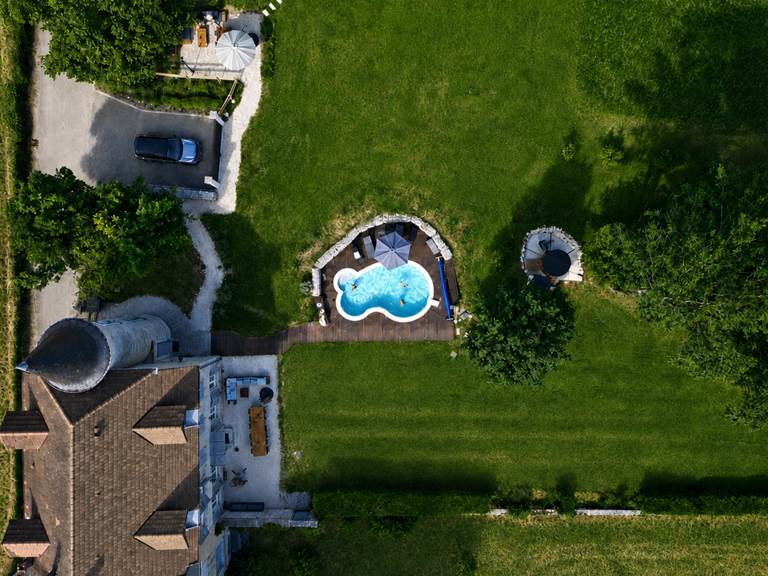 Vue aérienne du Manoir du Colombier