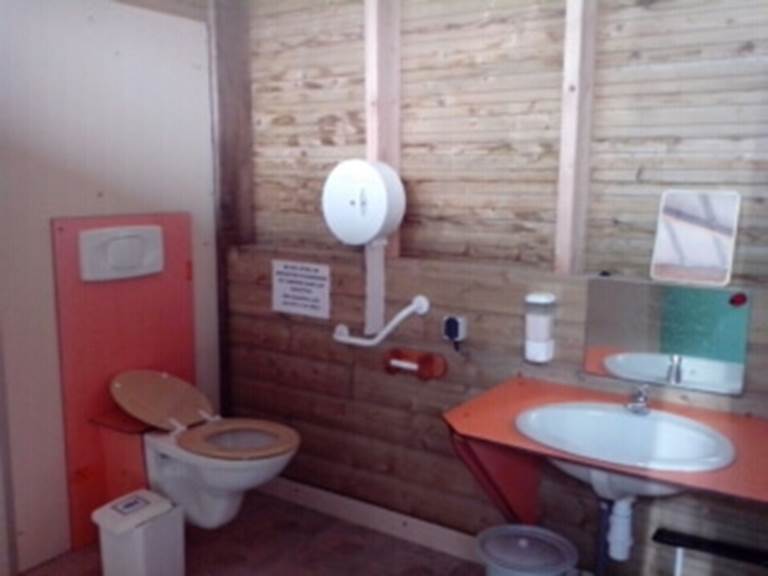 douche, lavabos et wc handicapé  privé
