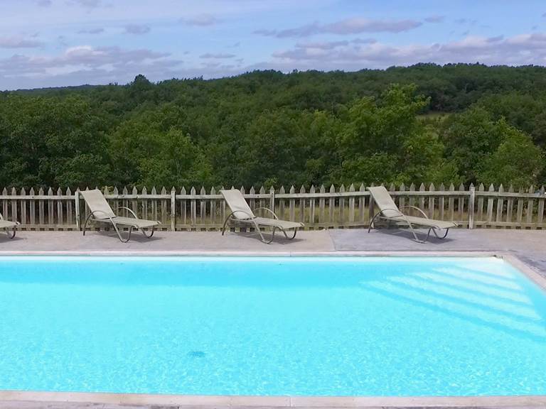 Piscine chauffée d'Avril à fin Octobre, vallée de la Dordogne et du Lot