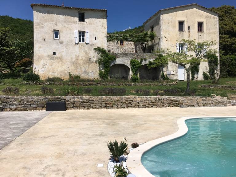 Mas et Piscine