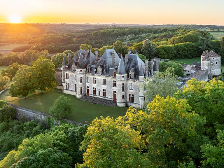 DJI_0073- Cha^teau Michel de MontaigneDe´clic&De´colle