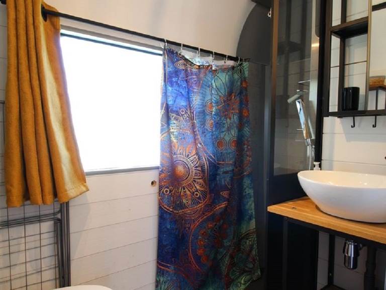 19 Gite la chevalerie 49170 roulotte loge des clowns