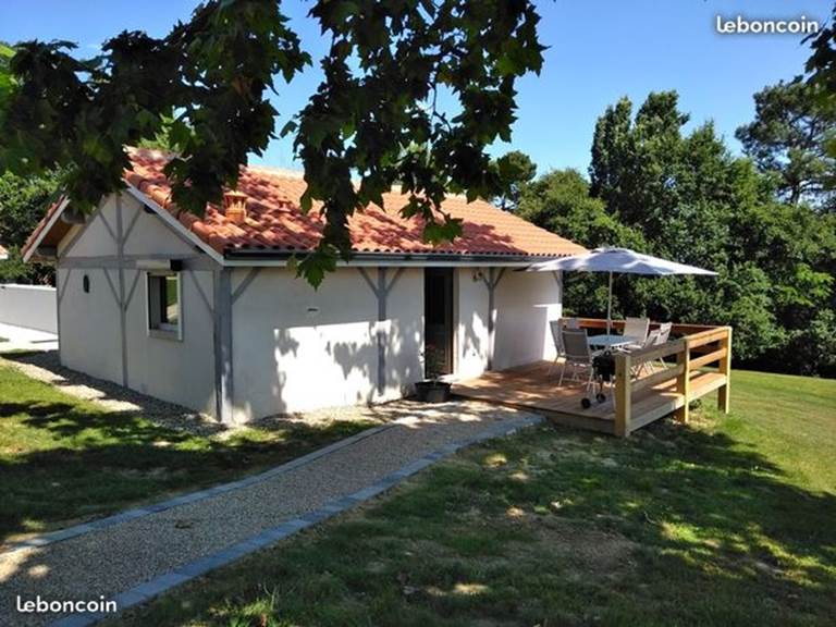 Gîte avec piscine et jacuzzi dans les landes vers Saint Sever