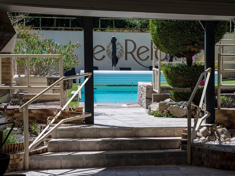 Piscine hotel le relax périgueux