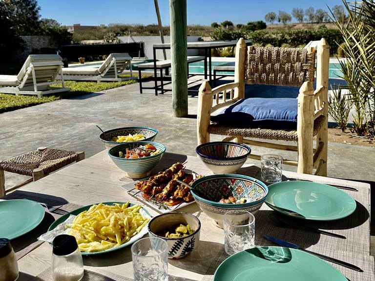 Installez-vous ou vous le souhaitez, pour déjeuner...