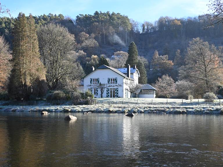 winterlandschap-oever-ambleve-ecolodge.jpg
