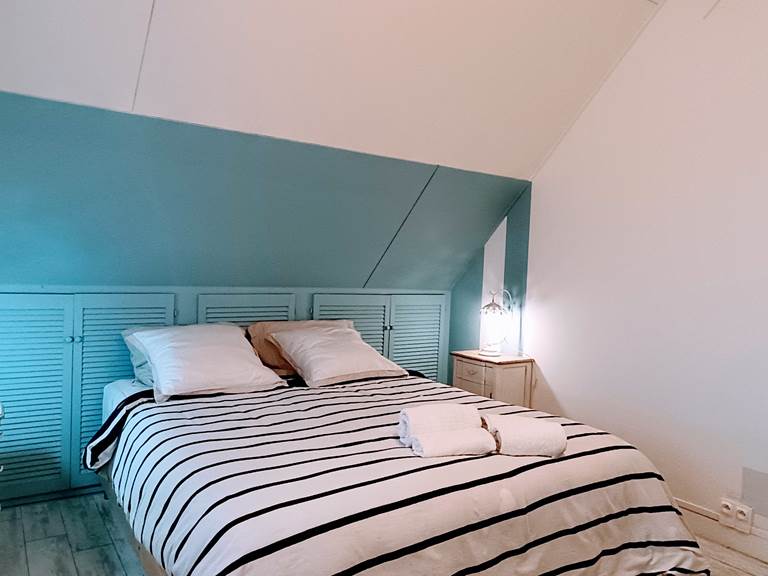 Chambre 1 à l'étage (Lit Kingsize 180cm)