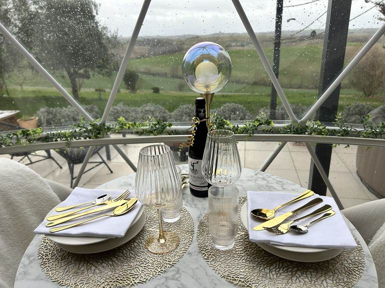 Table luxueuse en pleine campagne-gallery
