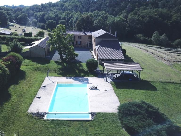 DOMAINE DU CHAMP DE L'HOSTE - maison d'hôtes à Larzac 24170 - domaine du champ de l'Hoste - piscine - Dordogne - location gîte - location maison de vacances - Vue du ciel