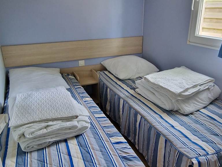 chambre double MOBIL-HOME DE PROPRIETAIRE 85
