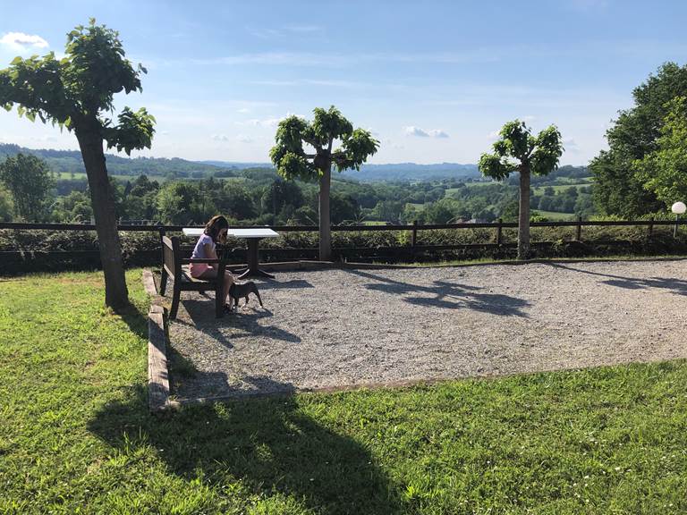 Domaine de la Chapelle en Corrèze, terrain de pétanque