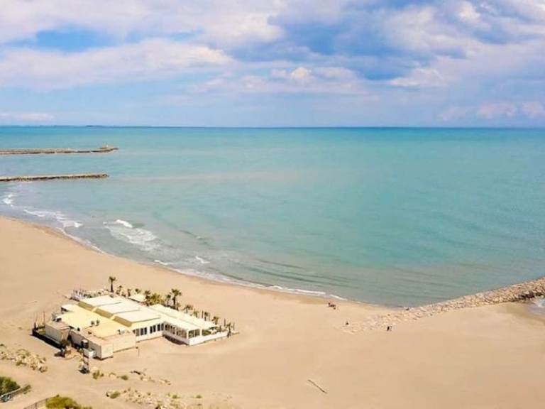 saintes-maries-farinette-plage