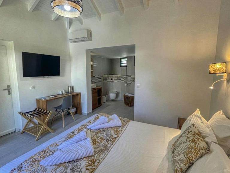villa-jade-156960-1600-950-crop