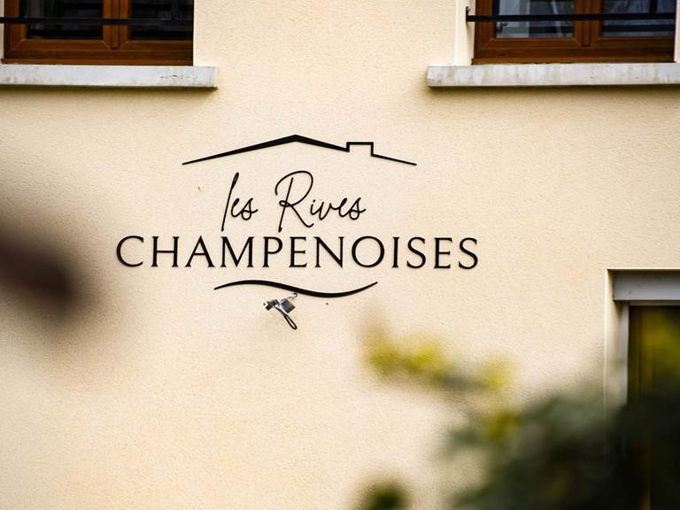 LES RIVES CHAMPENOISES - Enseigne