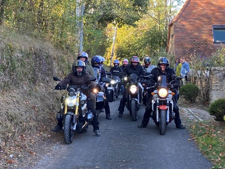 Groupe de Motards ayant privatiser le domaine
