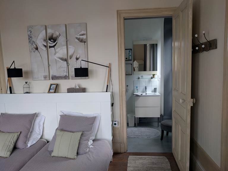 B&B La Poterne - Chambre d'hôtes Minérale à Epernay