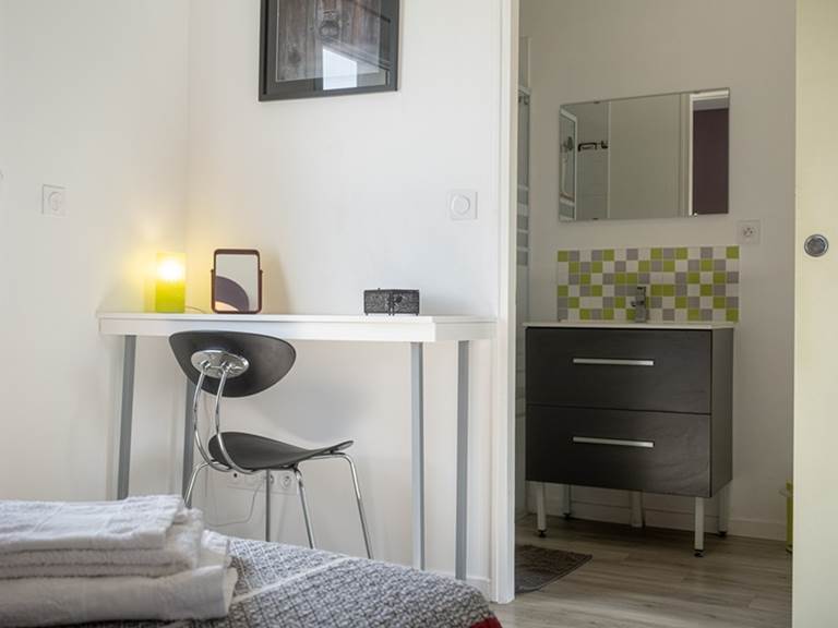 Chambre parentale - salle d'eau avec WC