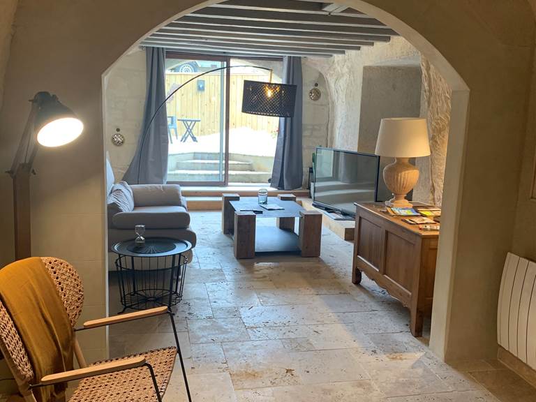 chambre-lit-queen-size-gite-couple-jacuzzi-touraine