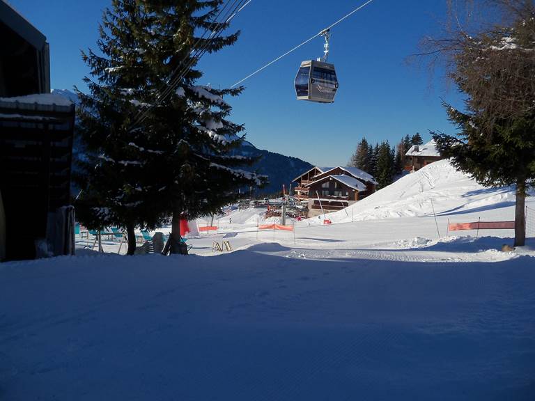 télécabine à coté du chalet