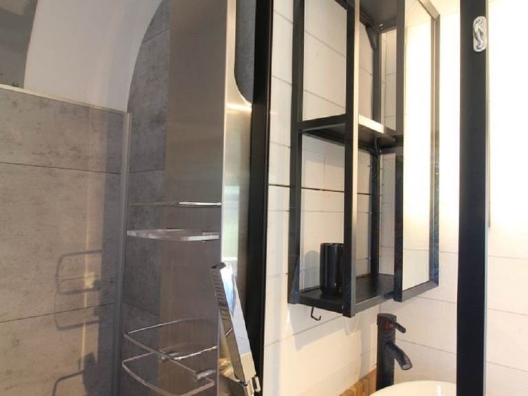 20 Gite la chevalerie 49170 roulotte loge des clowns