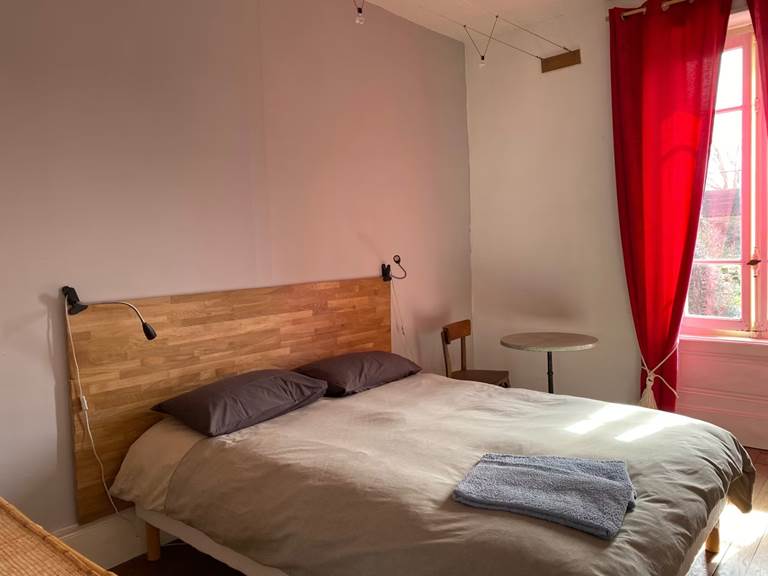 Gite-Etrigny-chambre B-bedroom B-gallery