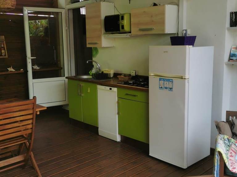 le-secret-d-alpinia-coin-detente-cuisine-extérieur