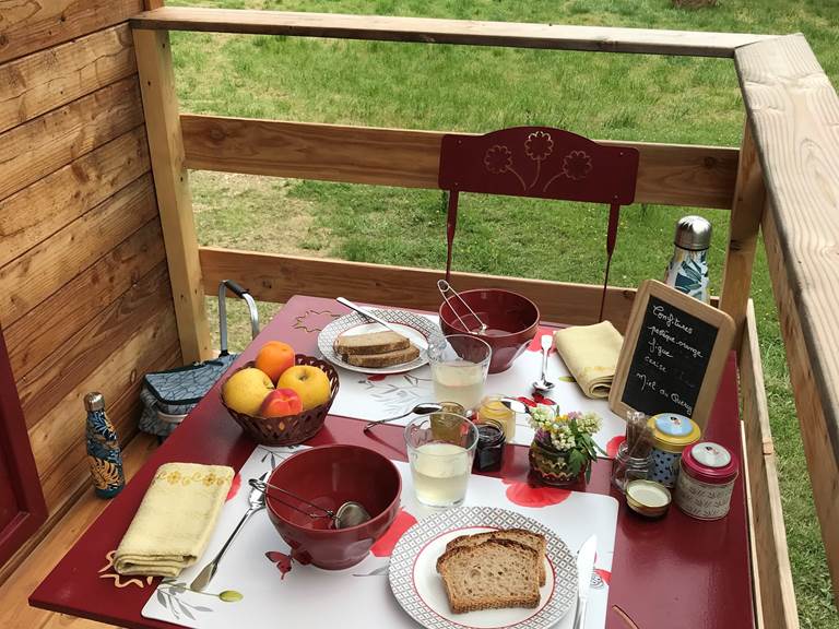 Le petit déjeuner sur la terrasse-gallery