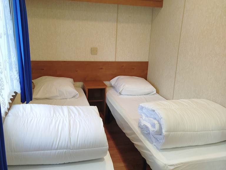 chambre lits simples MOBIL-HOME DE PROPRIETAIRE 110