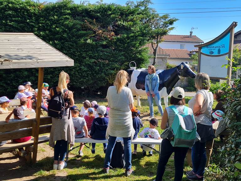 Ferme des delices foreziens, visite thematique,  petit marche du glacier, vache, poule, betterave sucrière, sorbetiere, st cyr les vignes, Loire forez, 42