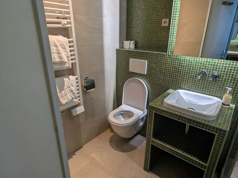 Salle de bain individuelle hotel jean bart paris 6