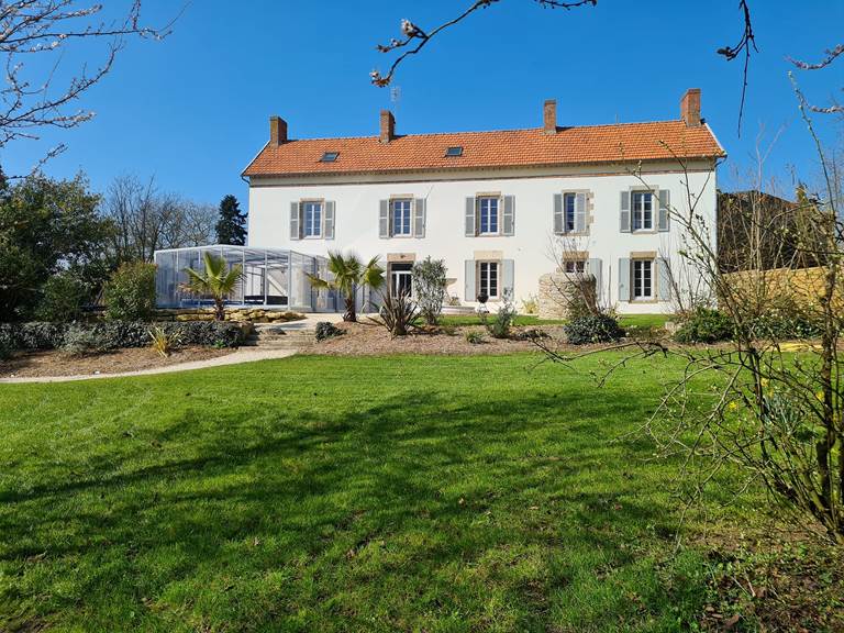 gite-le-lijaly-maison-vendee-bournezeau-location-gite-groupe-weekend-campagne.jpg