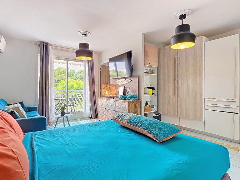 8a062b14-c5a6-4586-9d0e-bd20ea3d3eb8