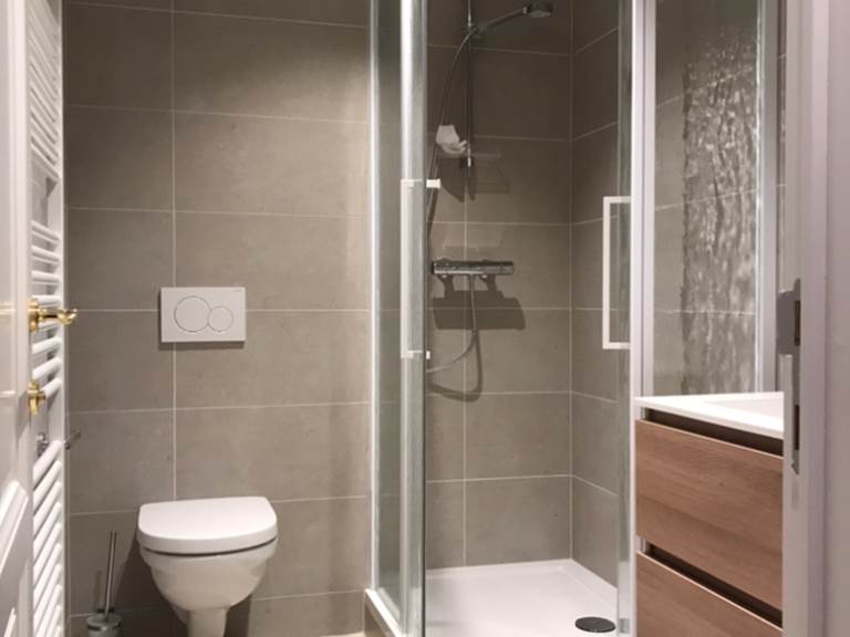 Douchekamer - Salle de douche - Duscheraum - Shower room