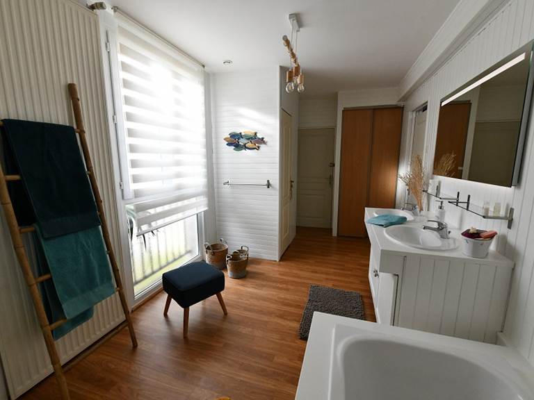 Salle de bain/douche chambre Camille