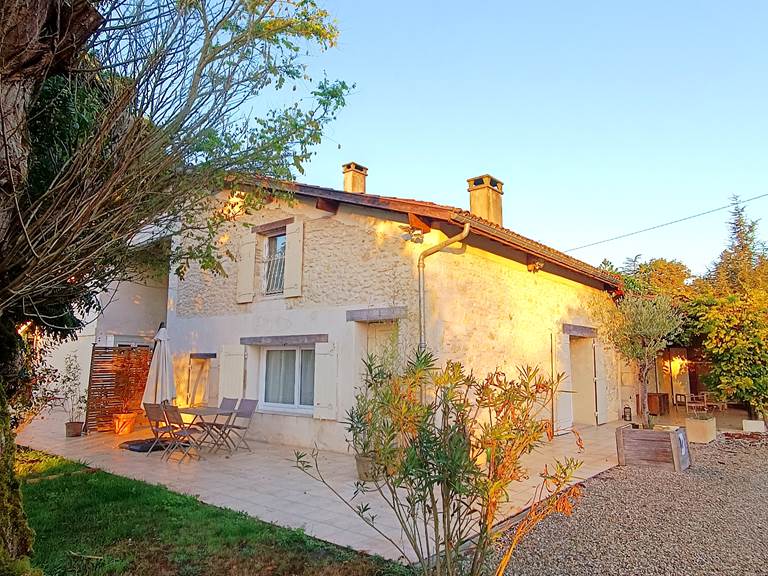Gîtes, chambre d'hôtes et table d'hôtes gastronomique à Casteljaloux Lot et Garonne, piscine, jacuzzi et spa