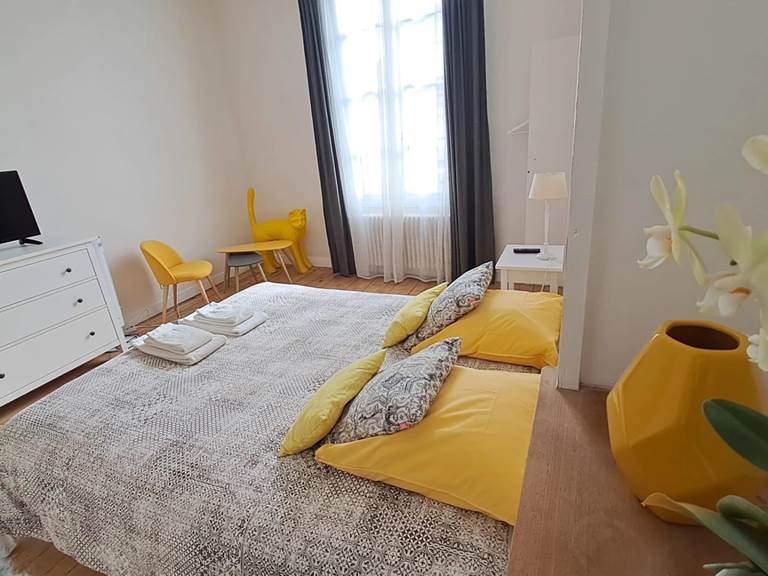 chambre jaune proche puy du fou 6