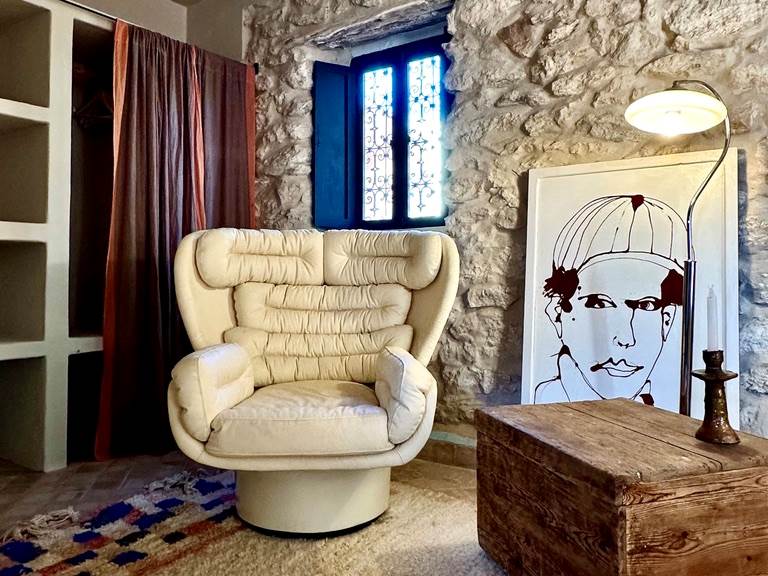 Salon et dressing de la chambre principale