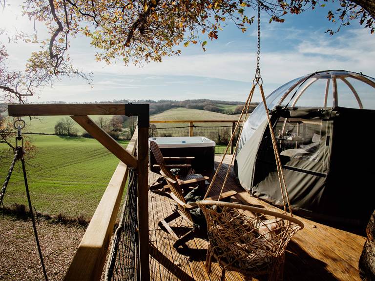 La terrasse avec la poulie pour le petit-déjeuner :)