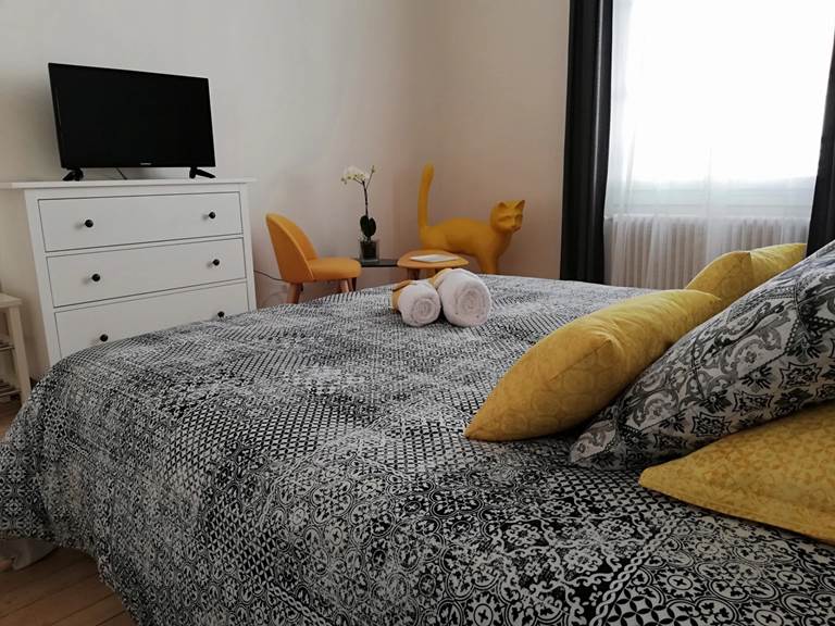 chambre jaune proche puy du fou 1