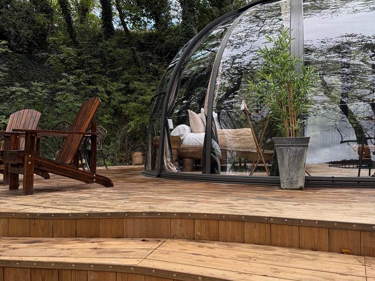 La Bulle "Le Repère du Bûcheron" et sa grande terrasse en bois pour un confort haut-de-gamme en pleine nature