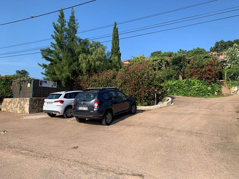 Parking gratuit, 3 places