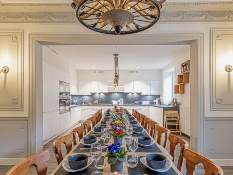 Eetkamer en keuken - Salle à manger et cuisine - Esszimmer und Küche - Dining Room and kitchen