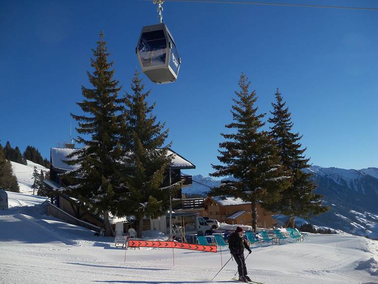 télécabine à coté du chalet